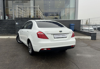 Подержанный автомобиль Geely Emgrand 7 2019 года (7 фото)