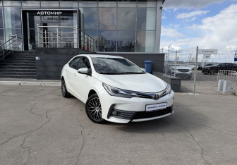 Подержанный автомобиль Toyota Corolla Sedan 2017 года (3 фото)