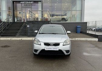 Подержанный автомобиль Kia Rio Hatchback 2010 года (2 фото)