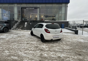 Подержанный автомобиль Opel Corsa 2013 года (7 фото)