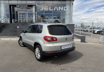 Подержанный автомобиль Volkswagen Tiguan 2011 года (7 фото)