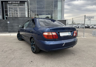 Подержанный автомобиль Nissan Almera Sedan 2005 года (7 фото)