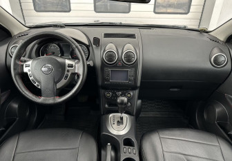Подержанный автомобиль Nissan Qashqai 2010 года (10 фото)