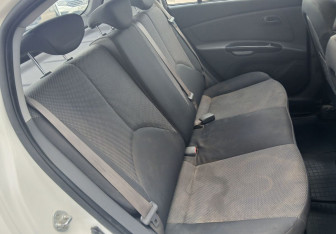 Подержанный автомобиль Kia Rio Sedan 2011 года (12 фото)