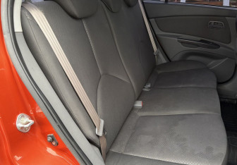 Подержанный автомобиль Kia Rio Sedan 2011 года (12 фото)