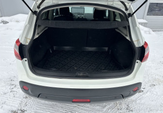 Подержанный автомобиль Nissan Qashqai 2010 года (15 фото)