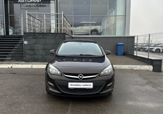 Подержанный автомобиль Opel Astra Hatchback 2013 года (2 фото)