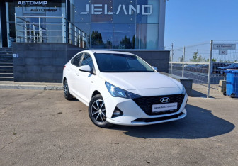 Подержанный автомобиль Hyundai Solaris Sedan 2021 года (3 фото)