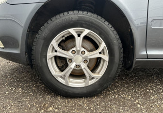 Подержанный автомобиль Skoda Octavia Wagon 2011 года (15 фото)