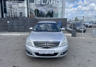 Подержанный автомобиль Nissan Teana 2012 года (2 фото)