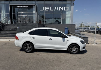 Подержанный автомобиль Volkswagen Polo Sedan 2014 года (4 фото)