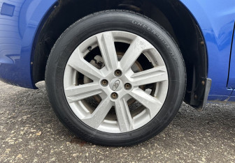 Подержанный автомобиль LADA (ВАЗ) Vesta Wagon 2020 года (14 фото)