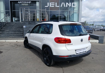 Подержанный автомобиль Volkswagen Tiguan 2012 года (7 фото)