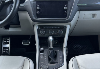 Подержанный автомобиль Volkswagen Tiguan 2018 года (12 фото)