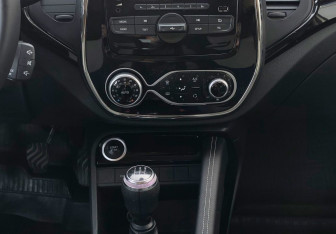 Подержанный автомобиль Renault Kaptur 2021 года (11 фото)