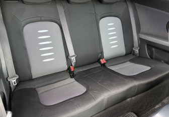 Подержанный автомобиль Kia Ceed Hatchback 2013 года (12 фото)