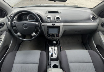 Подержанный автомобиль Chevrolet Lacetti Hatchback 2011 года (10 фото)