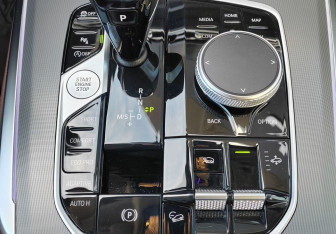 Подержанный автомобиль BMW X5 2019 года (12 фото)