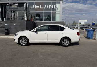 Подержанный автомобиль Skoda Octavia Liftback 2014 года (8 фото)
