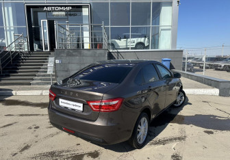 Подержанный автомобиль LADA (ВАЗ) Vesta Sedan 2019 года (5 фото)