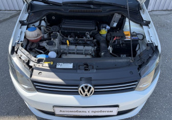 Подержанный автомобиль Volkswagen Polo Sedan 2014 года (13 фото)