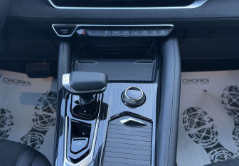 Подержанный автомобиль Geely Monjaro 2025 года (11 фото)