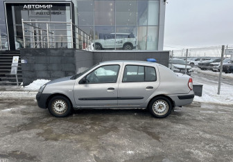 Подержанный автомобиль Renault Symbol 2005 года (8 фото)