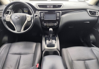 Подержанный автомобиль Nissan Qashqai 2015 года (10 фото)