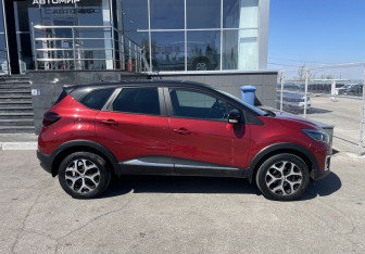 Подержанный автомобиль Renault Kaptur 2020 года (4 фото)
