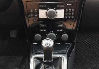 Подержанный автомобиль Opel Astra Hatchback 2007 года (11 фото)
