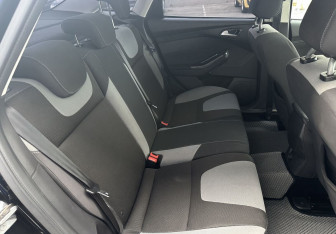 Подержанный автомобиль Ford Focus Sedan 2013 года (12 фото)