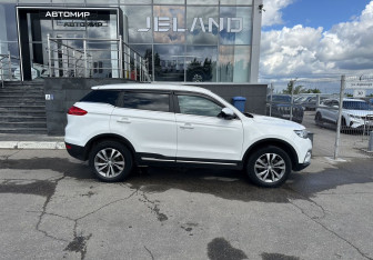 Подержанный автомобиль Geely Atlas 2021 года (4 фото)
