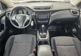 Подержанный автомобиль Nissan Qashqai 2014 года (10 фото)