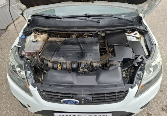 Подержанный автомобиль Ford Focus Hatchback 2010 года (14 фото)