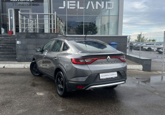 Подержанный автомобиль Renault Arkana 2019 года (7 фото)