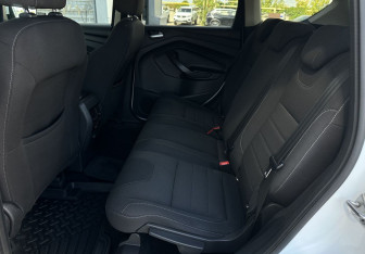 Подержанный автомобиль Ford Kuga 2016 года (12 фото)
