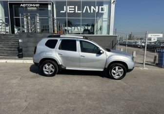 Подержанный автомобиль Renault Duster 2016 года (4 фото)