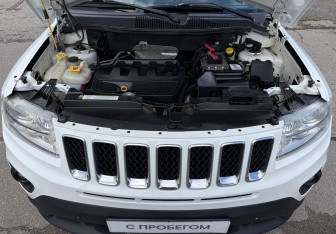 Подержанный автомобиль Jeep Compass 2012 года (13 фото)