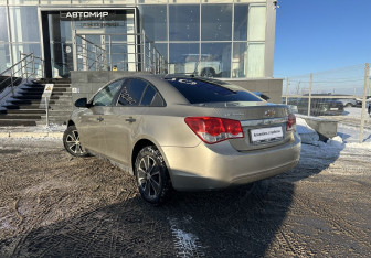 Подержанный автомобиль Chevrolet Cruze Sedan 2011 года (7 фото)