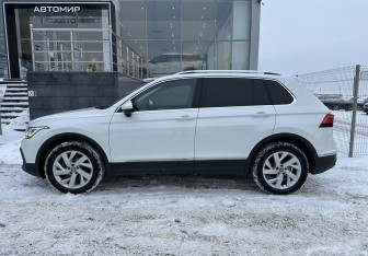 Подержанный автомобиль Volkswagen Tiguan 2021 года (8 фото)
