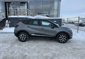 Подержанный автомобиль Renault Kaptur 2017 года (4 фото)
