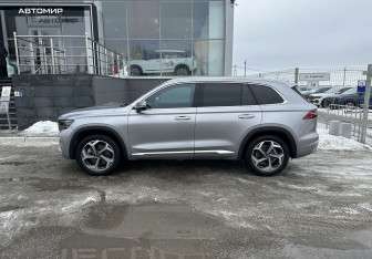 Подержанный автомобиль Geely Monjaro 2024 года (8 фото)