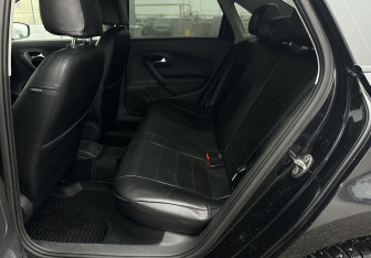 Подержанный автомобиль Volkswagen Polo Sedan 2012 года (12 фото)