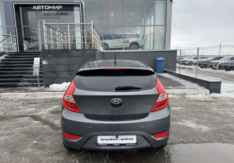 Подержанный автомобиль Hyundai Solaris Hatchback 2012 года (6 фото)