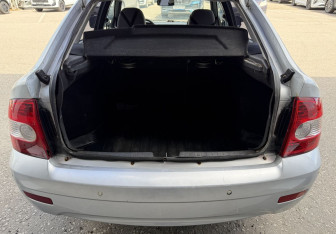 Подержанный автомобиль LADA (ВАЗ) Priora Hatchback 2010 года (15 фото)
