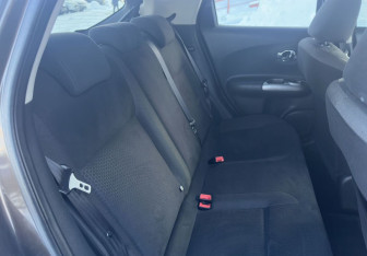 Подержанный автомобиль Nissan Juke 2012 года (12 фото)