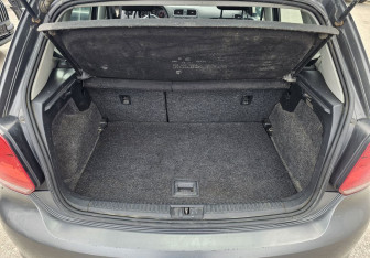 Подержанный автомобиль Volkswagen Polo Hatchback 2011 года (13 фото)