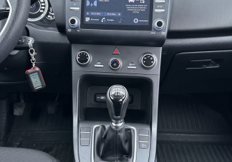 Подержанный автомобиль Hyundai Creta 2022 года (11 фото)