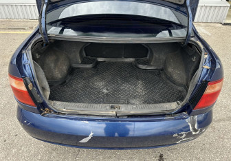 Подержанный автомобиль Nissan Almera Sedan 2005 года (15 фото)