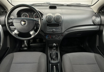 Подержанный автомобиль Chevrolet Aveo Sedan 2011 года (10 фото)